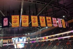 开云体育赛事 -包含广东宏远内部会议纪要流出——赛前临场应变，NBA总决赛使命明确，更衣室氛围转暖的词条