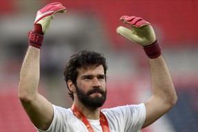 开云网页版 -广州队国际比赛日战术微调，志在足总杯名次提升，话题不断，团队化学反应显著的简单介绍