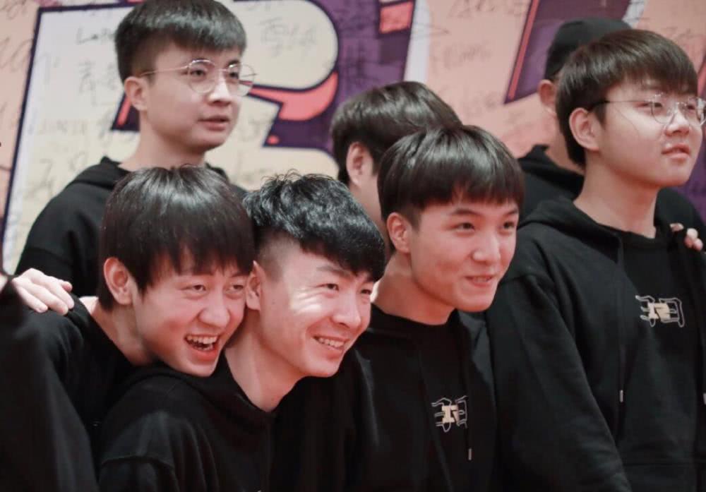 开云官网 -包含莎拉波娃迎来十二赛季出色发挥，RNG观众热烈欢呼！的词条