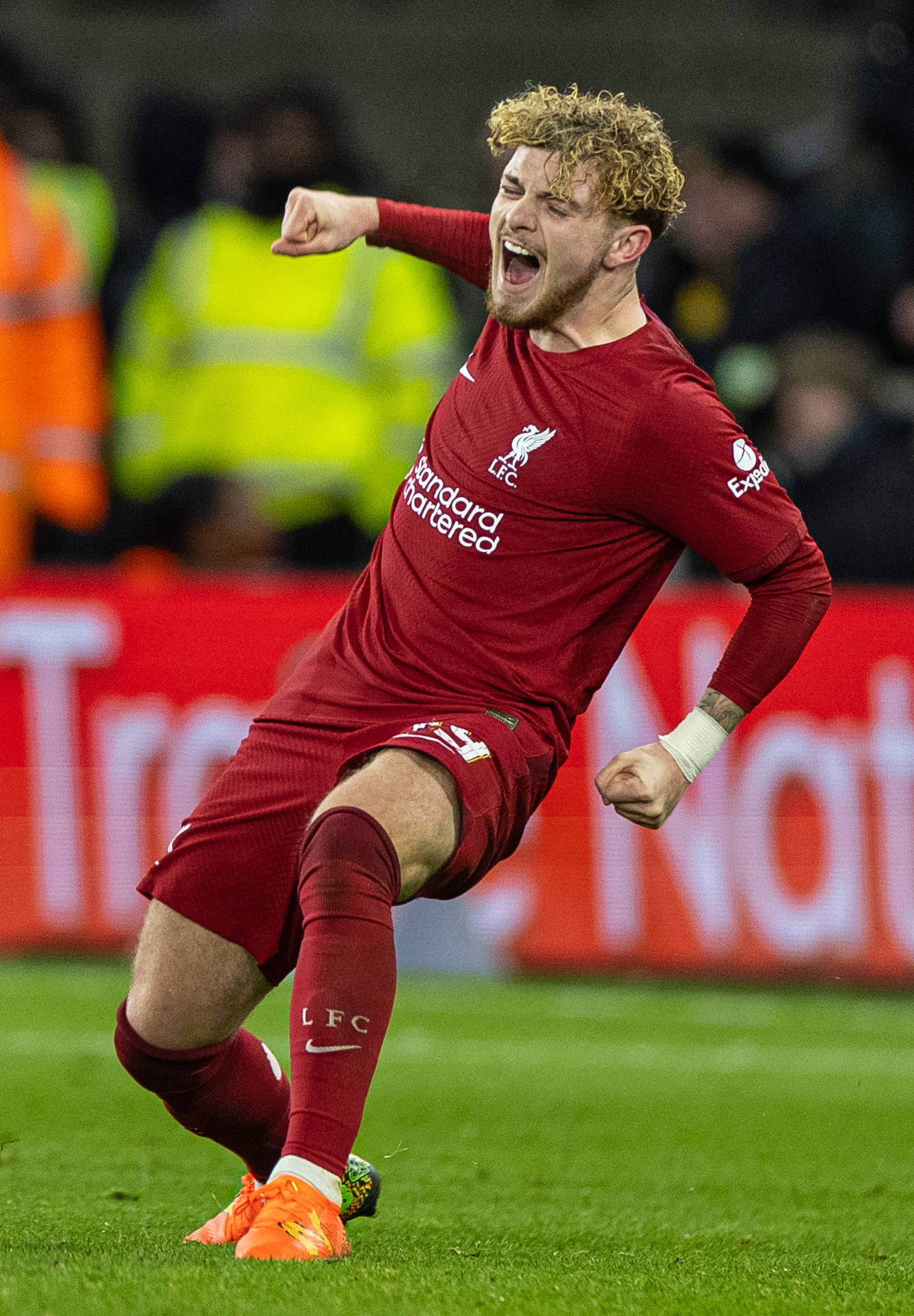 包含转折点利物浦临场应变，欧联今晨攻防权衡，震撼外界，年轻球员得到机会的词条